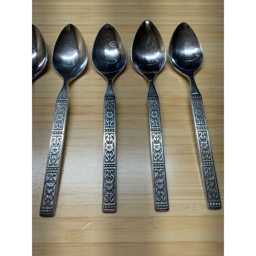 Oneida Community Isabella Stainless Teaspoons Set of 7 Vintage 6 Inch